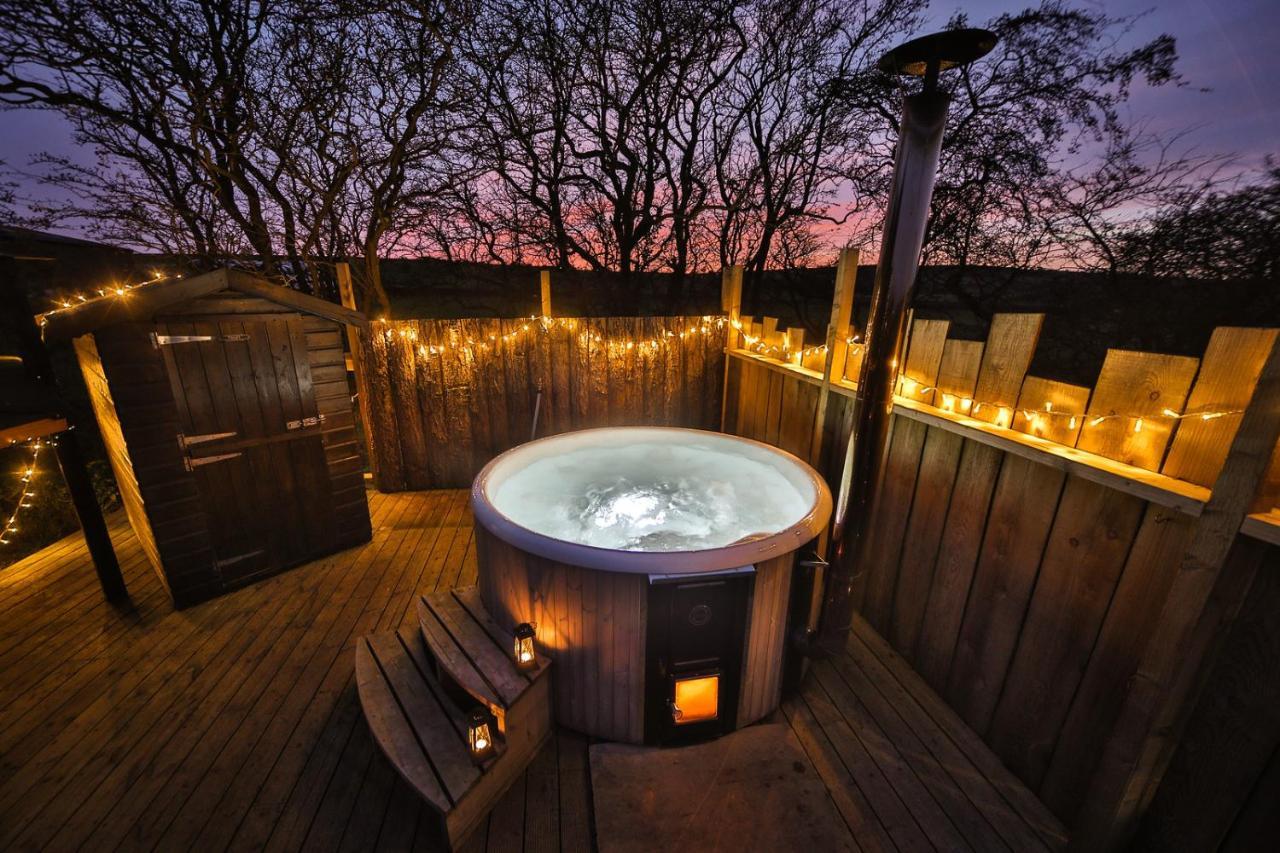 Secret Cloud House Holidays Luxury Yurts With Hot Tubs Cauldon Exterior foto