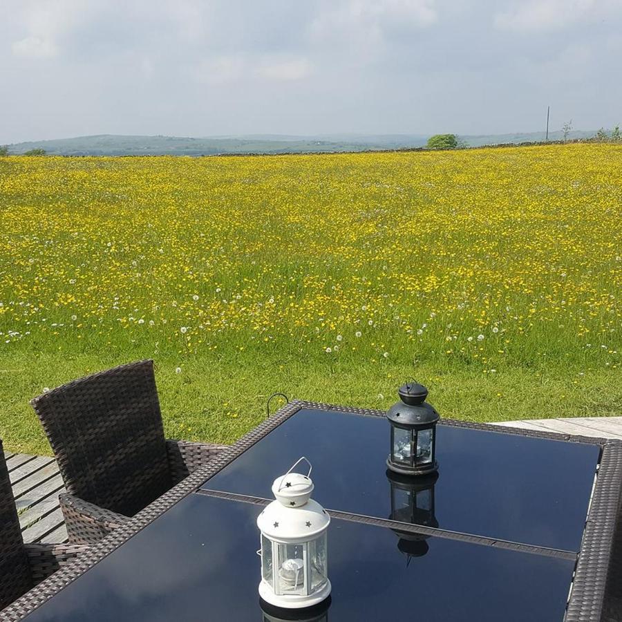 Secret Cloud House Holidays Luxury Yurts With Hot Tubs Cauldon Exterior foto