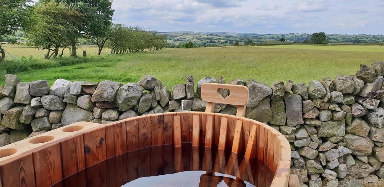 Secret Cloud House Holidays Luxury Yurts With Hot Tubs Cauldon Exterior foto